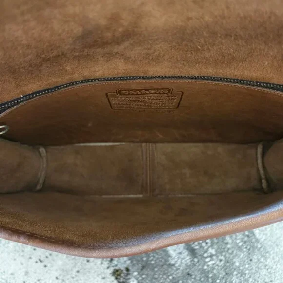 Vintage Coach 2325 British Tan NYC Glove Tanned Leather Turnlock Flap Bag USA